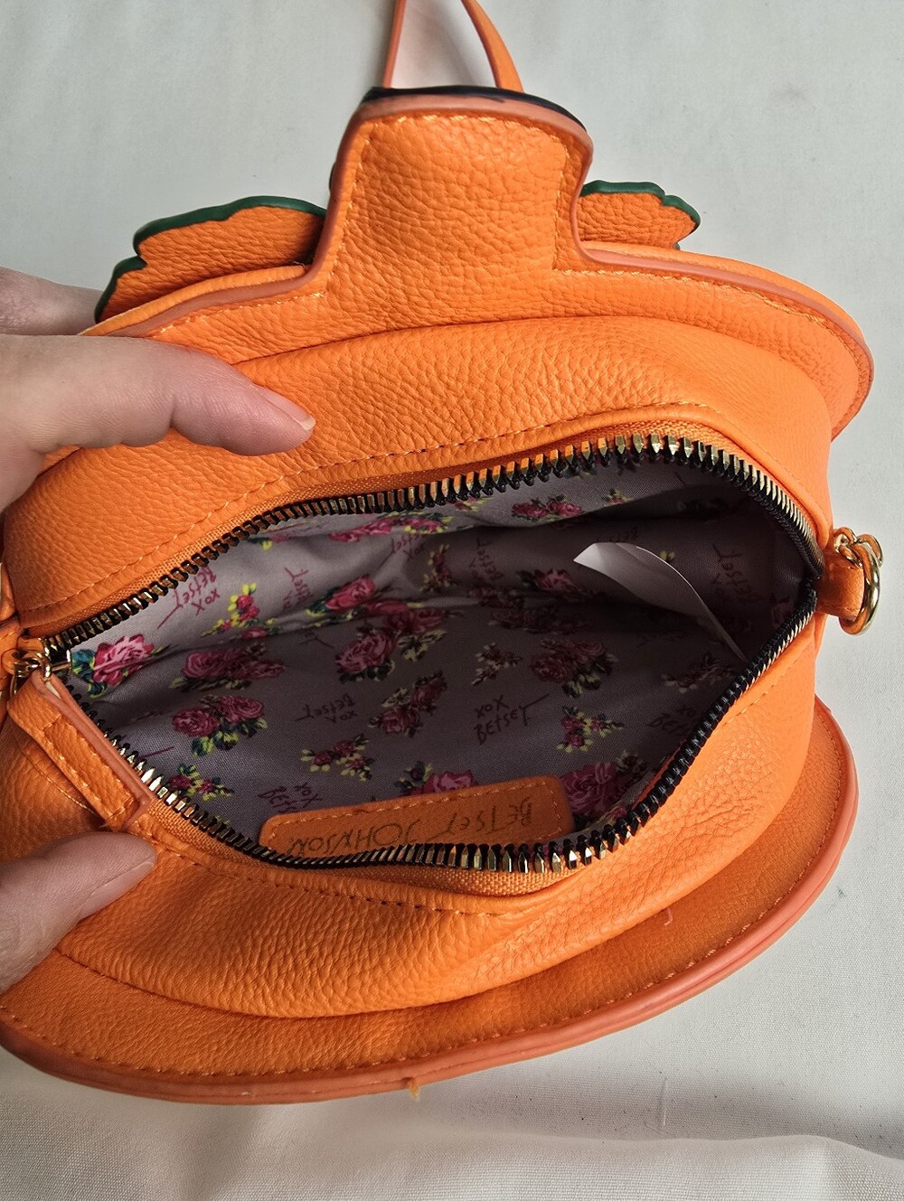Betsey Johnson Pumpkin Lips Crossbody Purse Anthropomorphic Halloween Fall - Picture 5 of 6